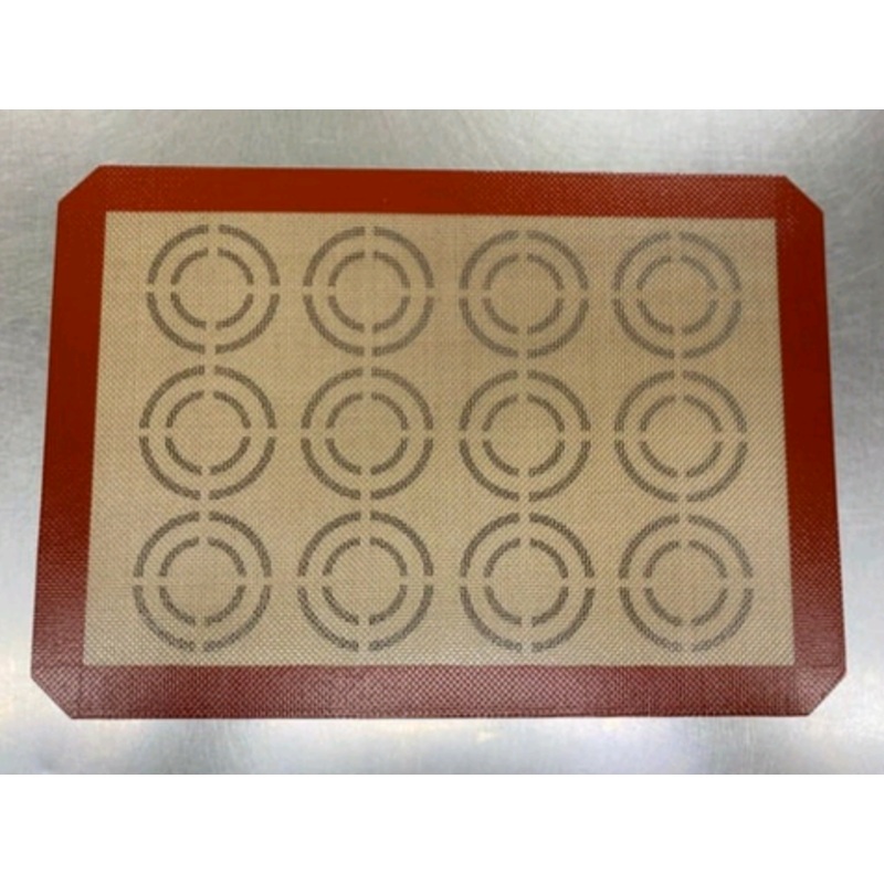 Essentialware Baking Mat with Circles SMSP1611